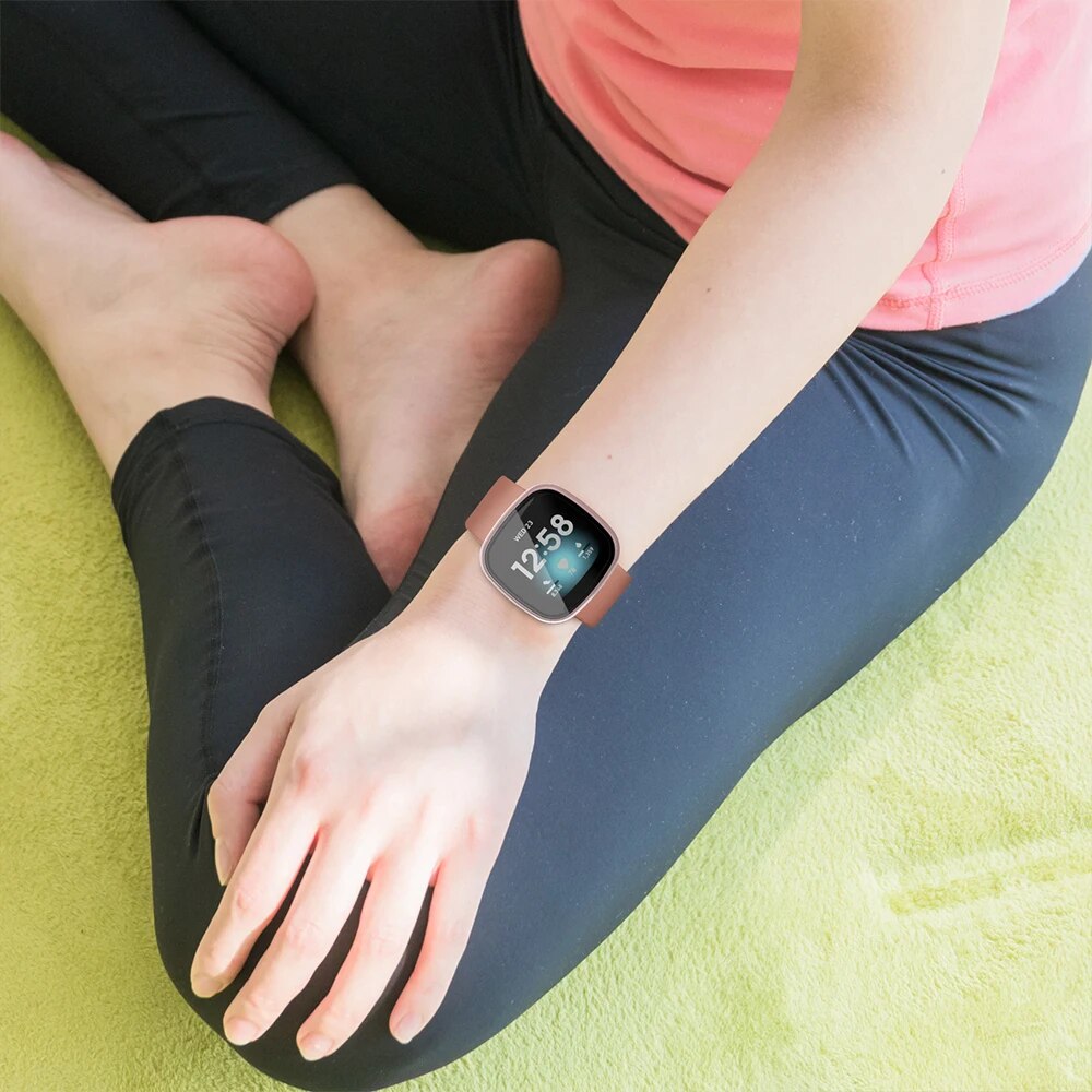 Deksel til Fitbit Versa 3 og Sense heldekkende skjermbeskyttelse